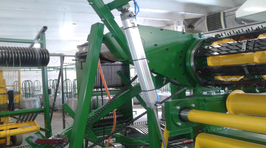 MACHINES верстати для виробництва шарнірної сітки Польща 03